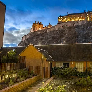 Castle View&grassmarket Flat With Luxury Bathroom Edinburgh